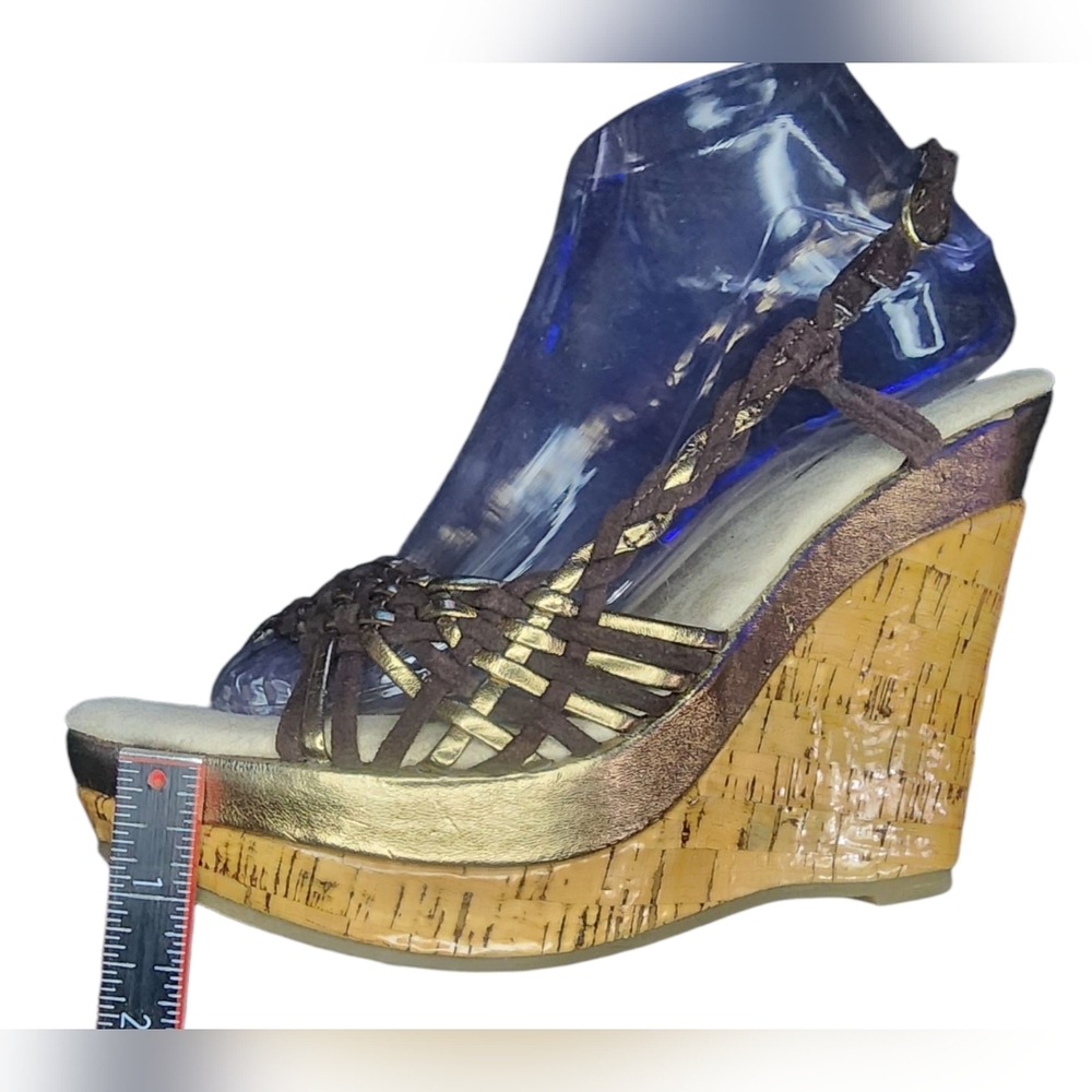 NWOT Very Volatile Wedge Sandals, Womens 8 - Picture 10 of 10